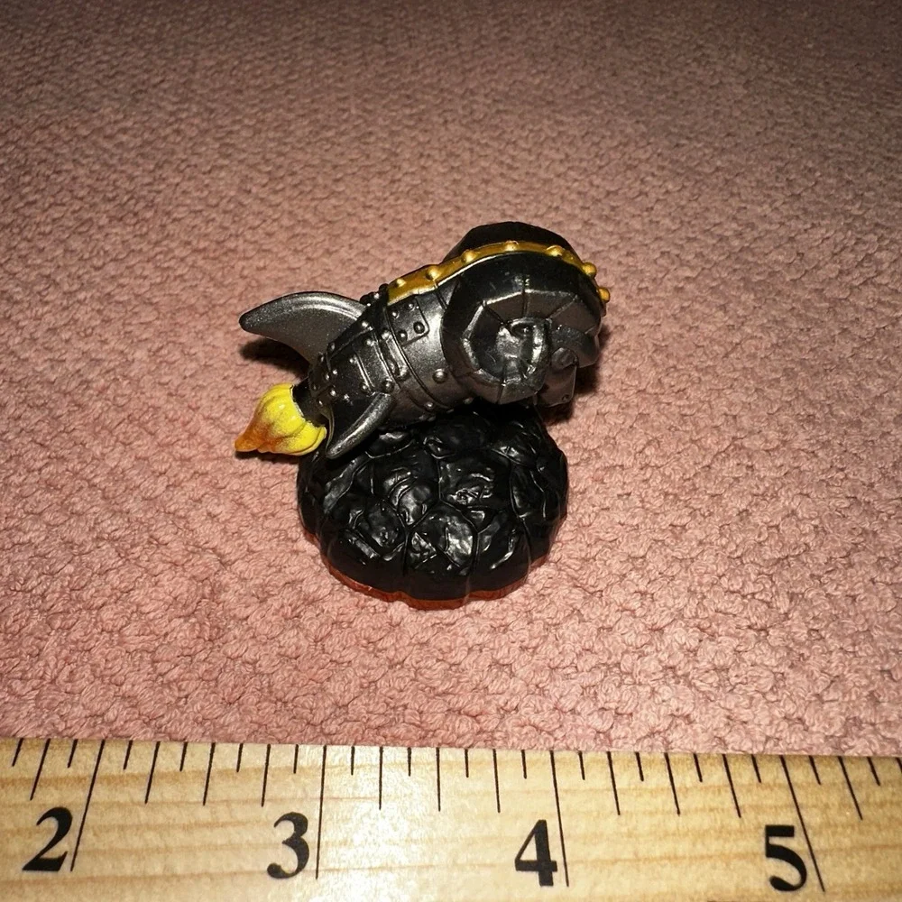 Skylanders Trap Team ROCKET RAM Figure Red Base‎